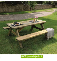 Table de jardin avec banc. Cette table pique nique bois avec bancs ou "table picnic bois" est vendue traitée autoclave.