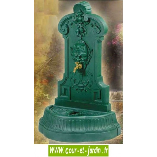 Fontaine de jardin en fonte"Mephisto" - fontaine murale coloris vert antique, avec robinet "colvert"